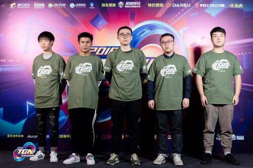 扑克里长期思维怎么建立（如何在扑克中培养长期战略思维）