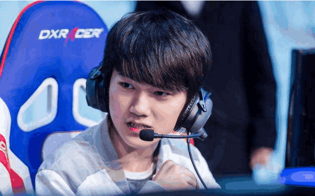 左悟：高天亮真的非常专业。他主动联系我们签署意向书，所以我们也担心他找不到一个好的战队。