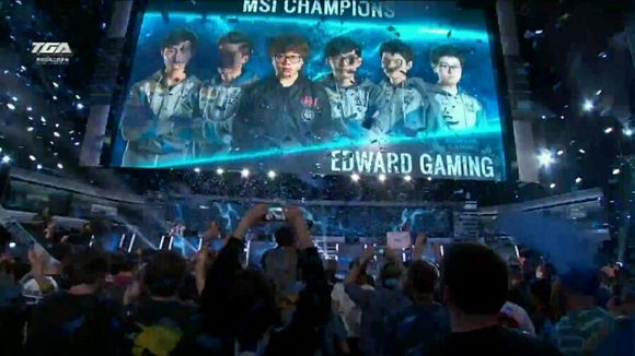 MISSING 的魔法钩子赢得了比赛， Xun 的独特技能Kindred的金身击杀了三人， JD Gaming 夺回了一座城市