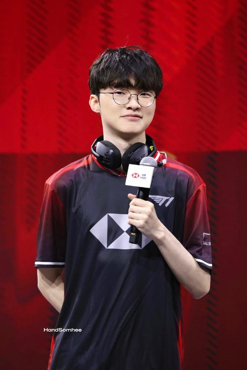 赌场里的“光影魔术”：为什么暖色调灯光能让你更愿意长时间停留？（赌场的暖色灯光为何让人不知不觉久留？）