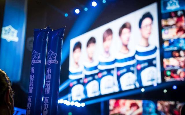 德扑锦标赛：解析“大小盲位”在翻牌后的生存难度与位置对抗。（德州扑克锦标赛：翻牌后大小盲位的生存挑战与位置博弈）