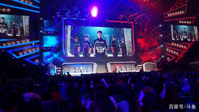 CSGO世界排名更新，Navi重夺第一宝座，s1mple开嘲